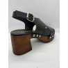 Sandale style sabot noir en cuir