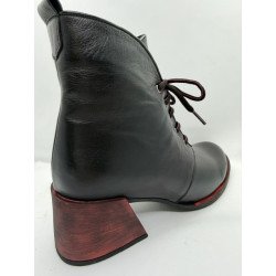 Bottines à talons lacets et fermeture éclair
